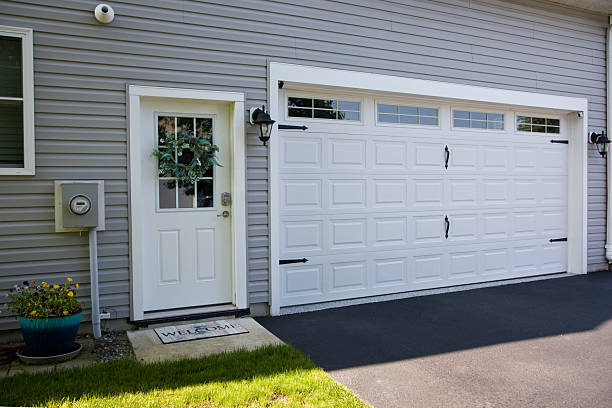 24/7 Emergency Garage Door Panel Replacement experts in Diamond Ridge, AK